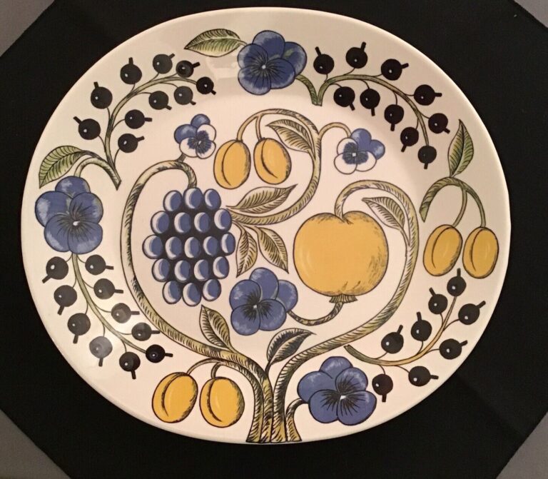 Read more about the article Paratiisi OVAL Plate/Platter 29.5cm/11.62”  Kaipiainen Arabia Finland  Excellent