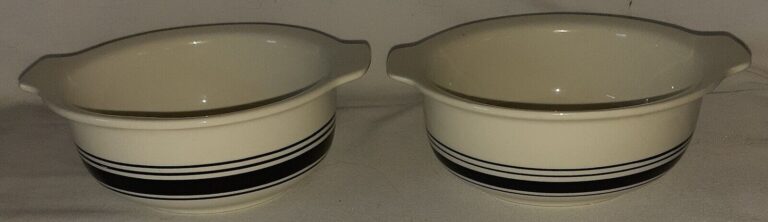 Read more about the article Arabia Finland Faenza Black Stripe Lot of 2 Lugged Cereal Bowls 6 3/8″