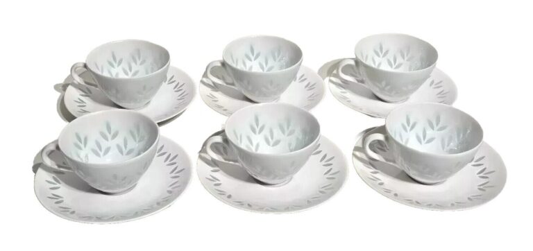 Read more about the article Arabia FHK Finland Rice Grain White Porcelain Espresso Cup and Saucer Lot Of 6