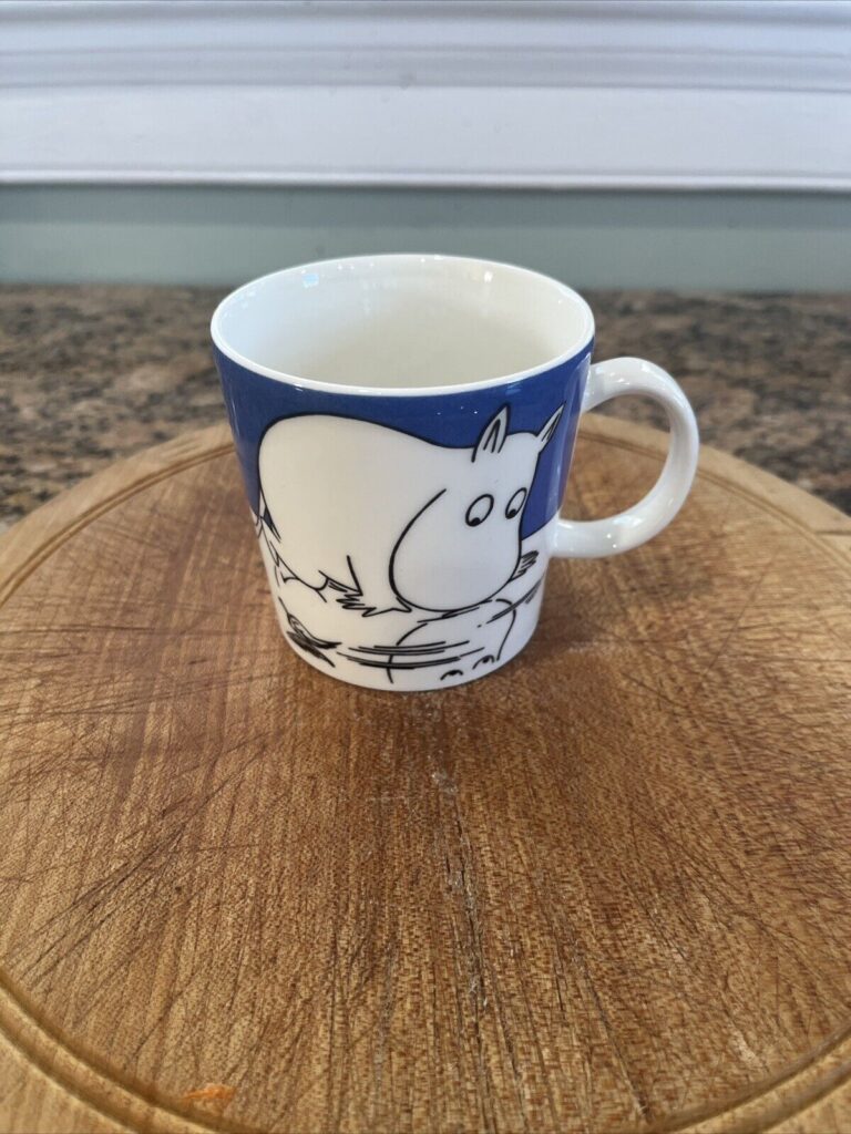 Read more about the article Arabia Finland Moomin Pappa Ice Fishing Ceramic Mug Coffee Cup Hippo Blue White