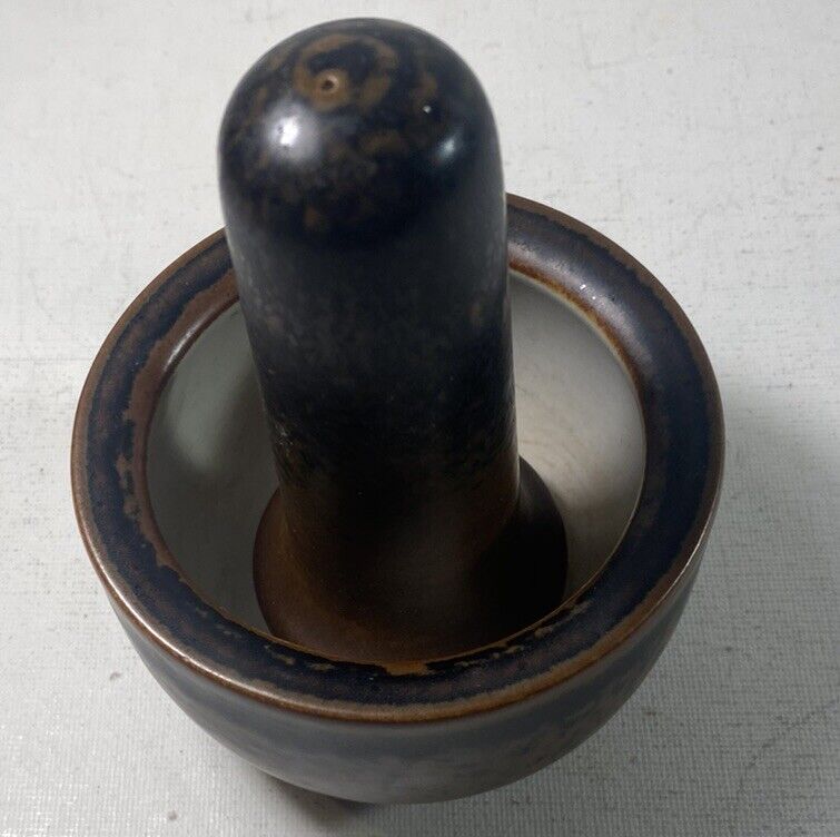 Read more about the article Arabia Ruska Ceramic Stoneware  Mortar And Pestle 2.5 In H X 3.75 In Wide