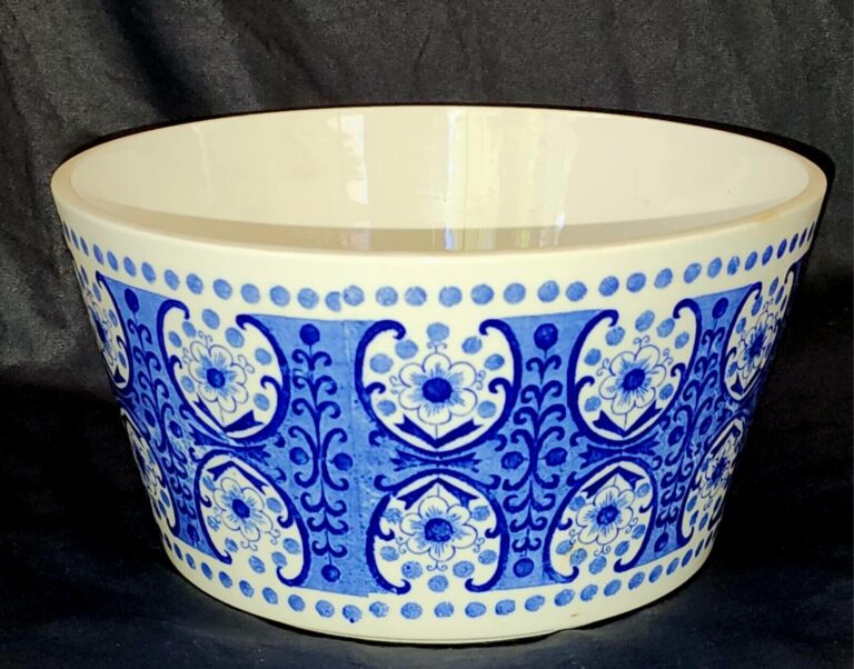 Read more about the article Vintage Arabia-Made In Finland Ali Blue and White Pattern Bowl