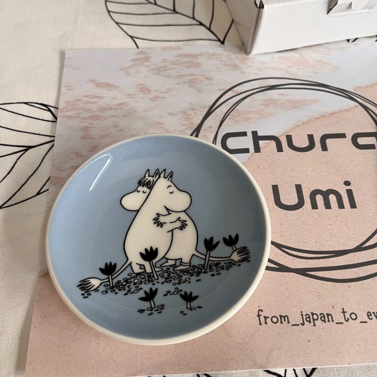 Read more about the article 2024 ARABIA Moomin Love Collection Love Blue Classic Mug Classic Mini Plate