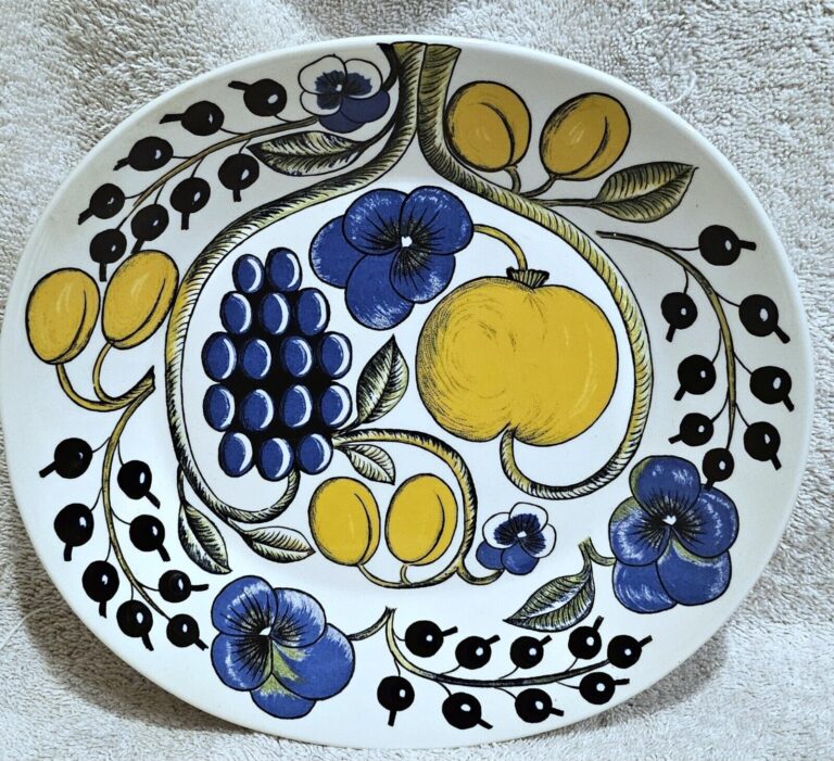 Read more about the article ARABIA POTTERY/CHINA LARGE SERVING PLATTER/PLATE EXC COND PARATIISI PATTERN