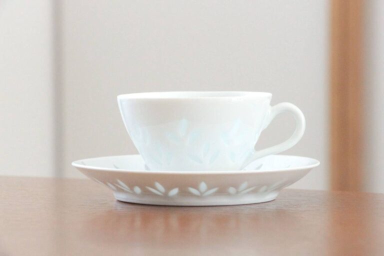 Read more about the article Friedl Kjellberg Arabia Rice Porcelain Demitasse Cup