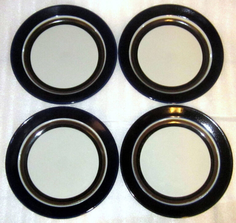 Read more about the article ARABIA FINLAND SAARA SET / LOT OF 4 DINNER PLATES 10 1/4″ EXCELLENT CONDITION