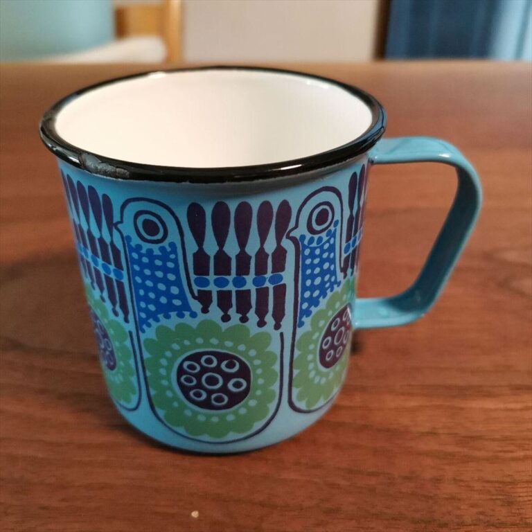 Read more about the article Finel Blue Lintu Bird Enamel Coffee Mug Cup Arabia Finland Vintage