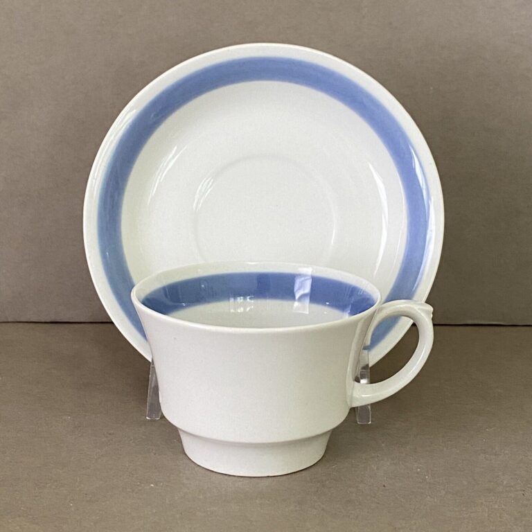 Read more about the article Arabia Finland Blue Ribbons Flat Demitasse / Espresso Cup and Saucer – 1932-49