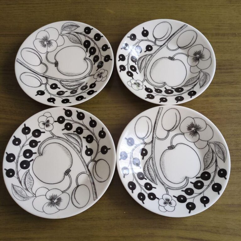 Read more about the article Arabia Paratiisi Black Plate 16.5cm 4 Set #2