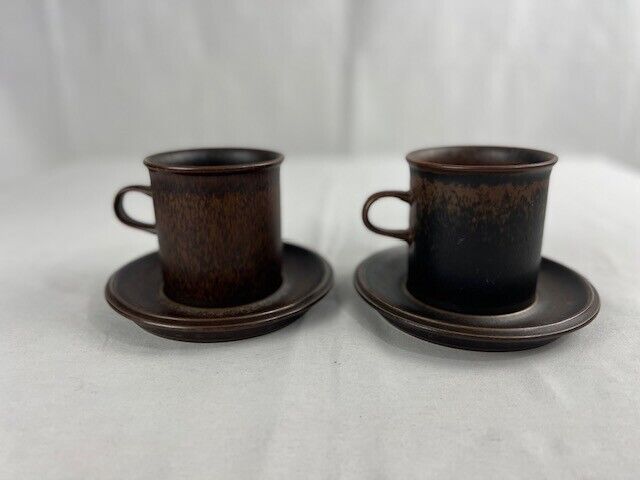 Read more about the article Arabia Ruska Finland 2-3.5 ” coffee cups 2 saucers Ulla Procope Finland MCM EC