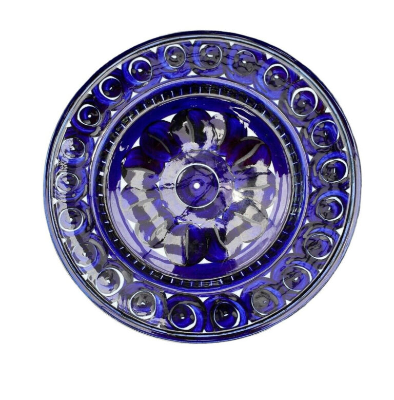 Read more about the article Araiba Finland Valencia Dinner Plate GP/IF 10.25″ cobalt Blue Handpainted