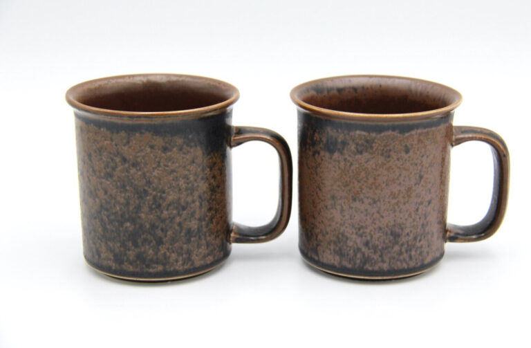 Read more about the article 1962-1999 Arabia Finland “Ruska” Stoneware D Handled Mugs by Ulla Propcopé x 2