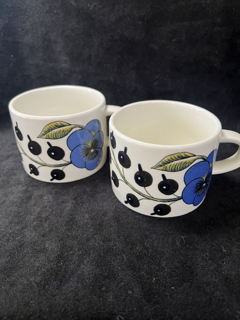 Read more about the article Arabia Paratiisi 2 5/8″ Flat Cup Mug PAIR England #2