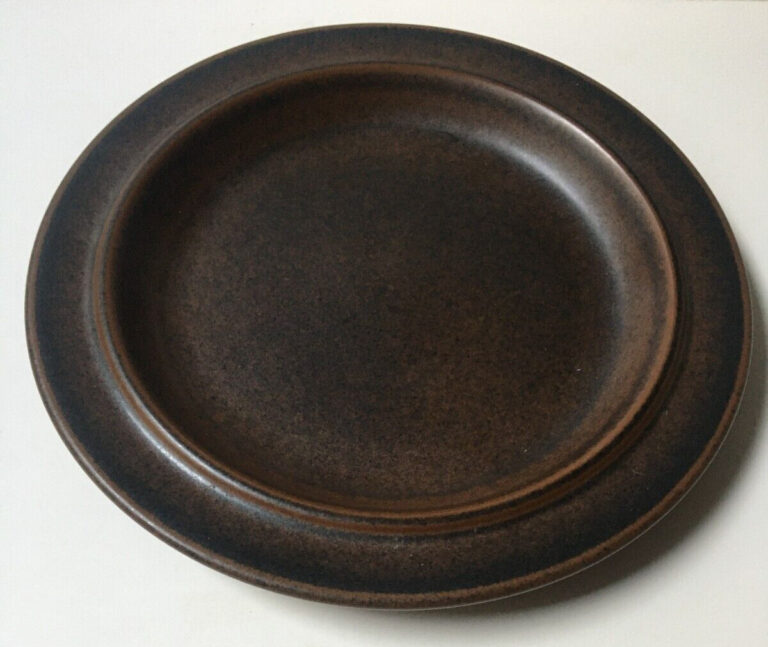 Read more about the article Arabia Finland Ruska Salad Plate Rustic MCM Brown/Black 8″ Vintage Heavy Pottery