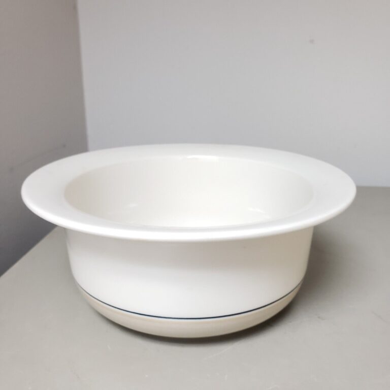 Read more about the article Vintage ARABIA FINLAND SEITA ARCTICA 7 1/2″ Round Vegetable SERVING  Bowl