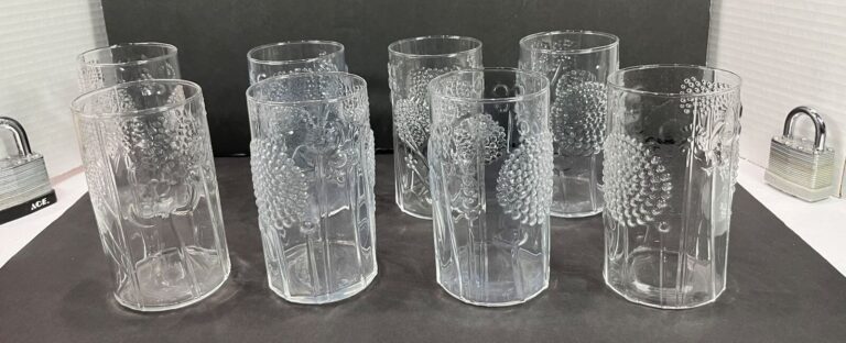 Read more about the article Set of 8 Iittala Oiva Toikka Nuutajarvi Arabia Finland Flora 4¾”Tall Tumblers