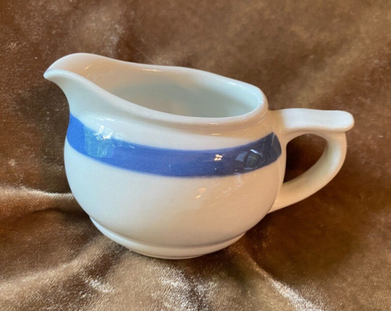 Read more about the article Arabia of Finland “Ribbons” Individual Creamer / Syrup Pitcher ~ Mfg. Defect