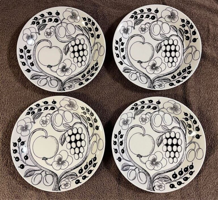 Read more about the article Arabia Paratiisi Black Plate 26cm 4 Set #2