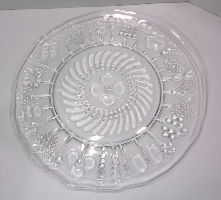 Read more about the article Nuutajarvi Iittala Arabia Finland Oiva Toikka 15″ Flora Platter EUC