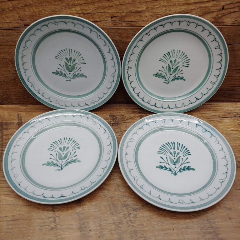 Read more about the article Set of Four (4) Arabia Finland GREEN THISTLE 6″ Bread and Butter Side Plates