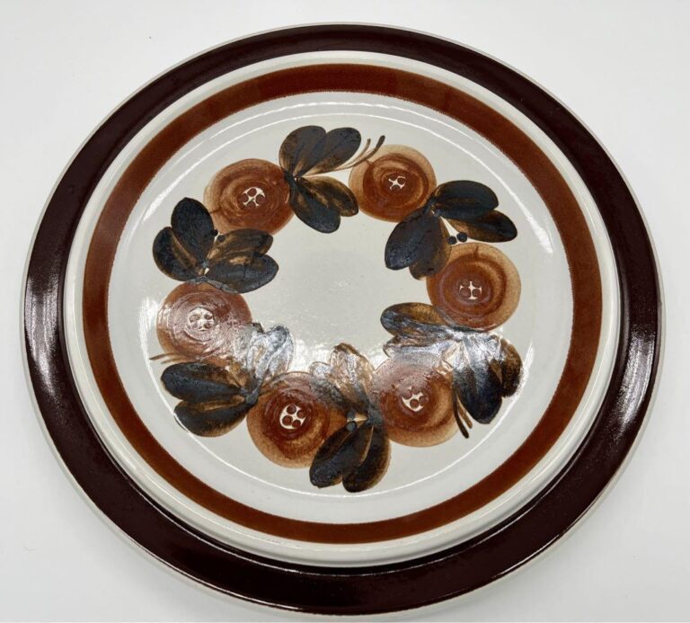 Read more about the article Arabia #85 Rosmarine Plate 34Cm Large