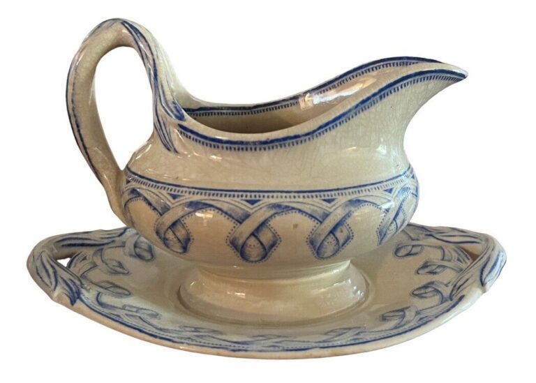 Read more about the article 1860 English Pottery Diamond Stamp Gravy Boat w/ Underplate Blue Ribbon on Cream