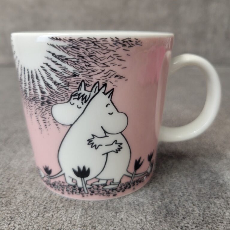 Read more about the article Arabia Finland Moomin Snorkmaiden Moomintroll 8 FL oz Mug Cup Pink Love 3″ Tall