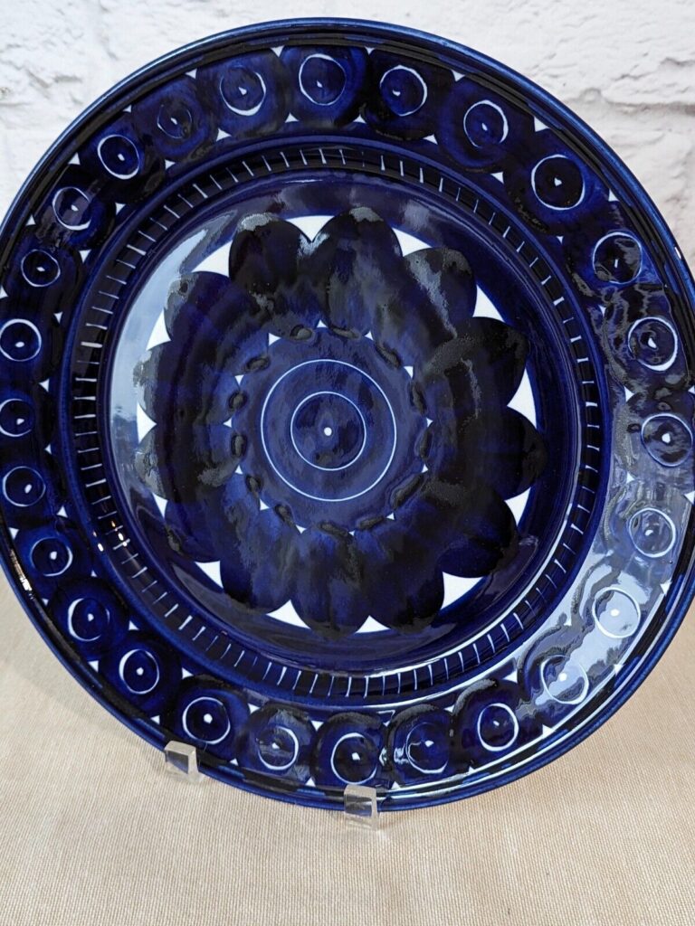 Read more about the article Vintage Arabia “Valencia” Ulla Procopé Chop Plate