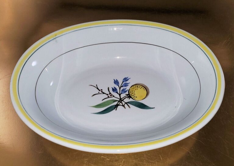 Read more about the article Vintage 60s Arabia of Finland WINDFLOWER Oval Vegetable SERVING BOWL  NICE!!