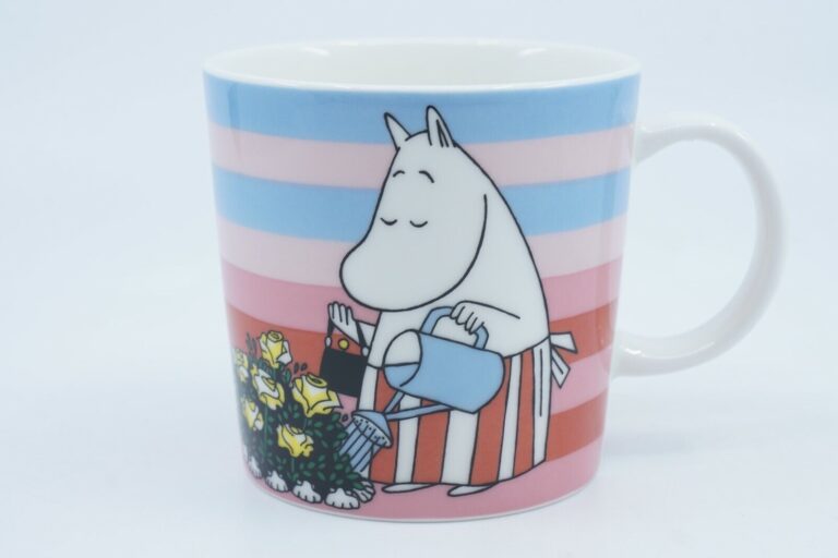 Read more about the article Arabia Finland Moomin mug Rose Garden (2010)_