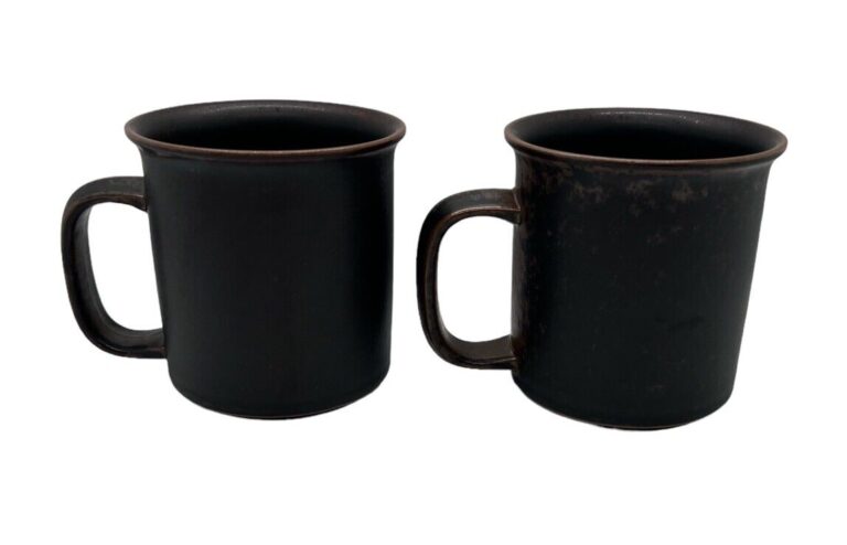 Read more about the article Arabia of Finland Ruska- Light and Dark Brown-3 3/8″ Tall- 9 oz Mugs (2)