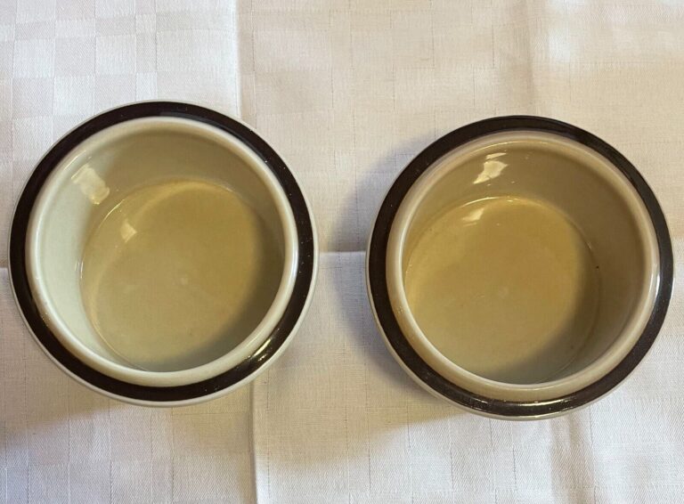 Read more about the article Set of 2 Bowl . Vintage Arabia Finland Ruska Bowl 5-1/4”