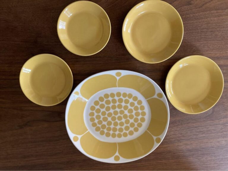 Read more about the article Arabia Sunnuntai Oval Plate Iittala Teema 4 Pieces