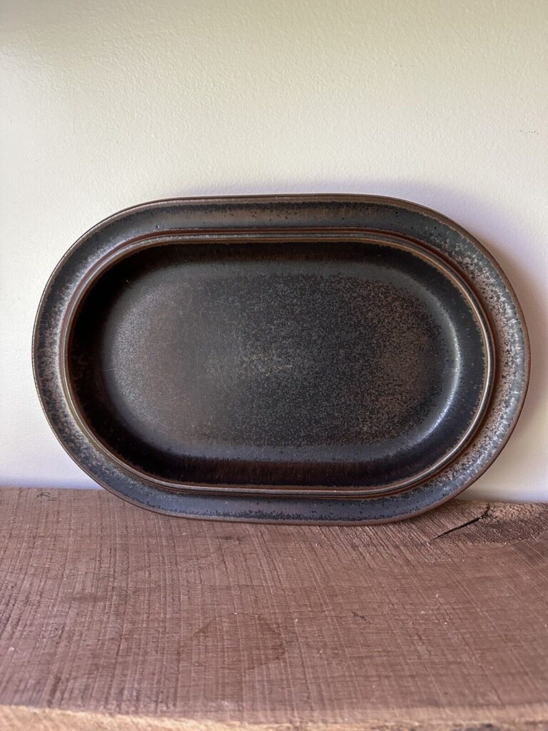 Read more about the article Vintage Arabia Finland Ruska Stoneware Oval Platter