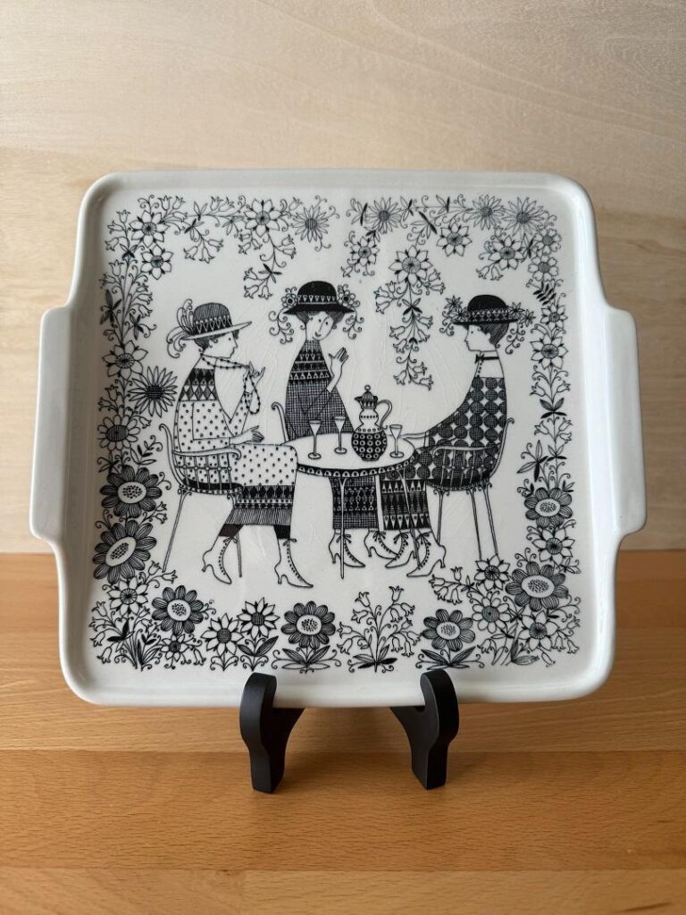 Read more about the article Arabia Emilia Tray Vintage Nordic from japan