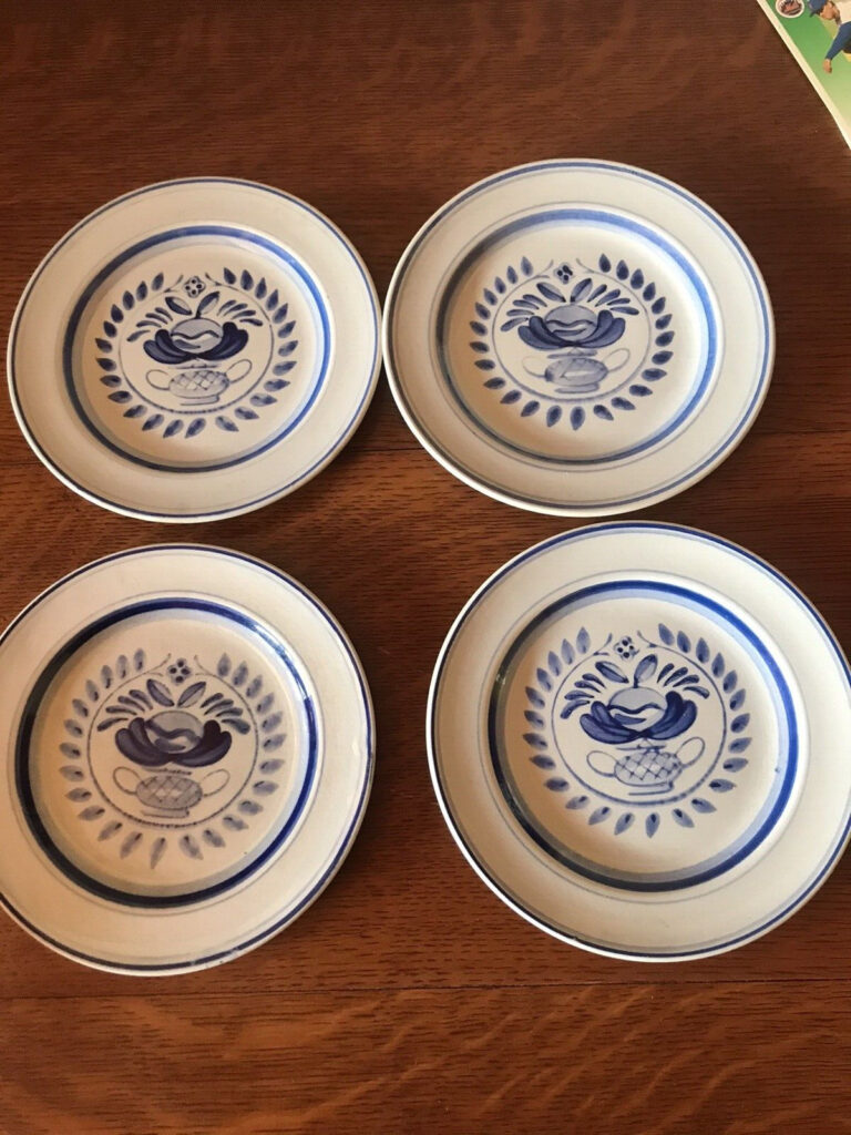 Read more about the article (4) Vtg Arabia “BLUE ROSE” Dessert/Bread and Butter Dishes  Hand painted – MCM