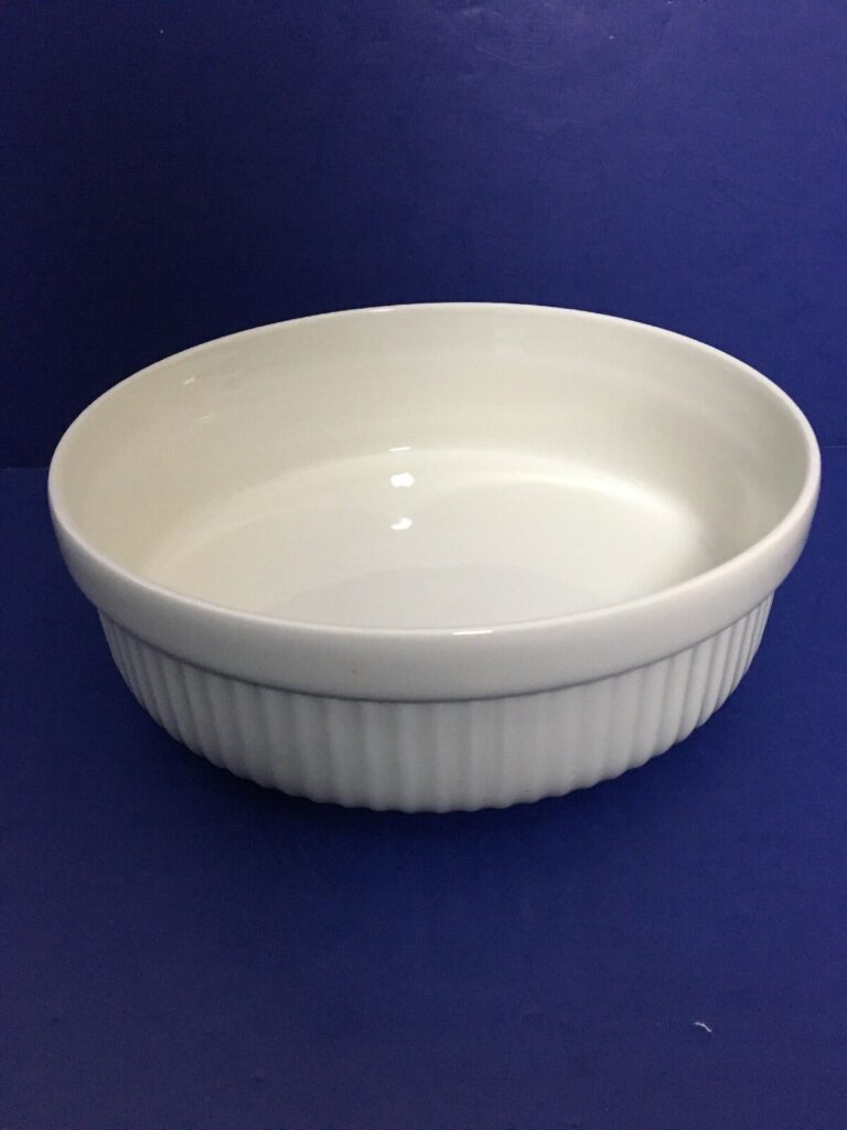 Read more about the article Arabia Finland Round Casserole Baking Dish 9 1/4″ Diameter