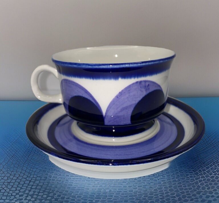 Read more about the article Arabia Paju (blue) Mocha/Espresso Cup Set by Anja Jaatinen-Winquist