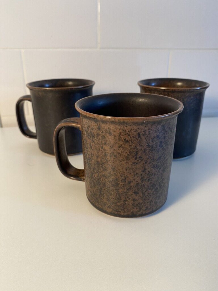 Read more about the article 1962 Arabia Finland “Ruska” Stoneware D Handle Mugs Ulla Propcopé Design X 3