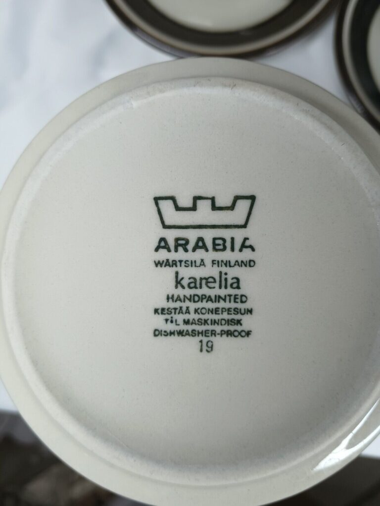 Read more about the article Arabia Finland Karelia Brown Gray Hand Painted Stoneware