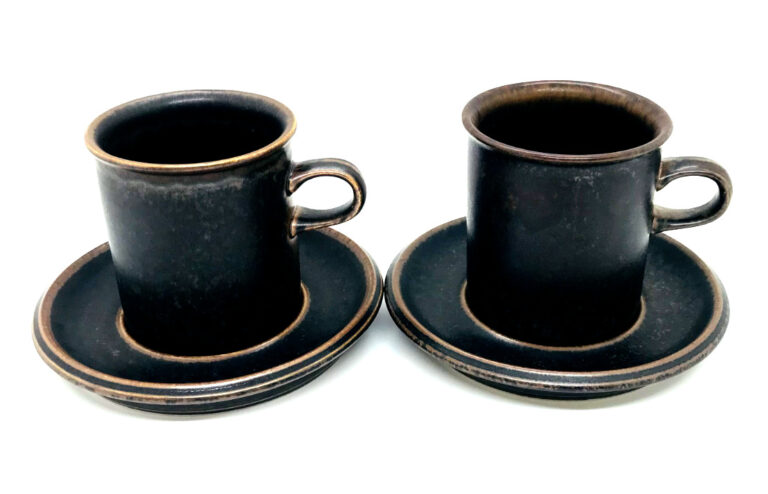 Read more about the article ARABIA Finland RUSKA 2 Coffee Cups and 2 Saucers Mid-Century Modern Ulla Procope