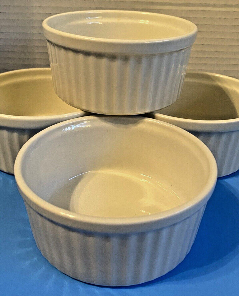 Read more about the article FOUR ARABIA-FINLAND 1 CUP SOUFFLE DISHES SET UNUSED-