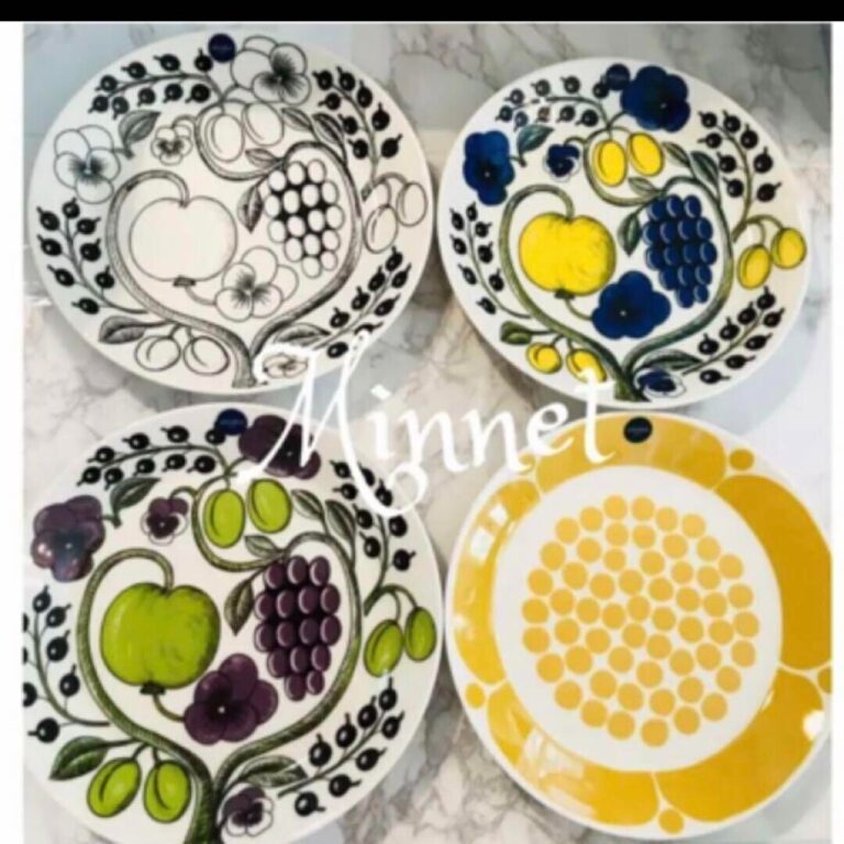 Read more about the article Arabia Sunnuntai / Paratiisi Black Yellow Purple Plate 21cm 4 Set