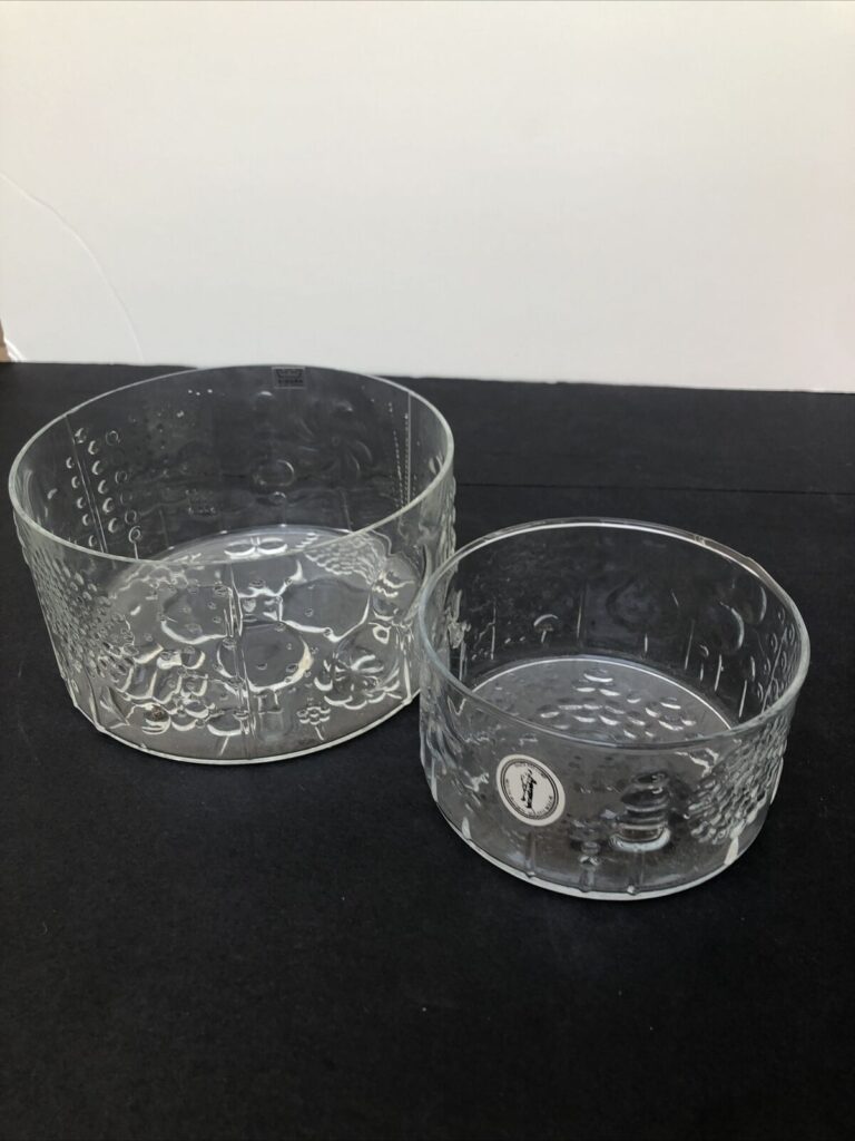 Read more about the article Pair of Arabia Finland Flora Oiva Toikka Glass Bowls 6   and 4.5   Dia