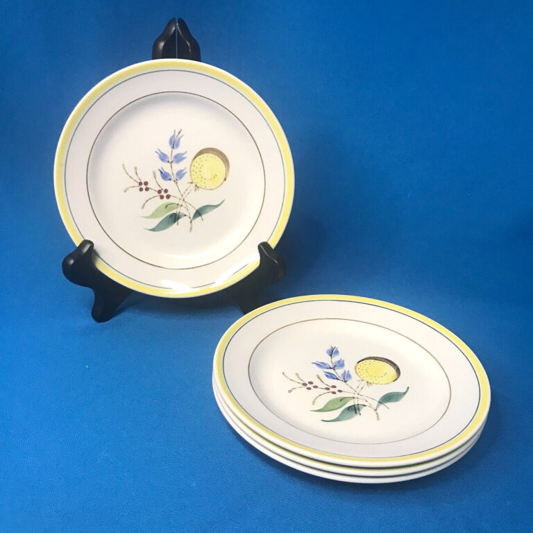 Read more about the article Vintage Arabia Finland Windflower Bread Plates 5-7/8″ – Set Of 4