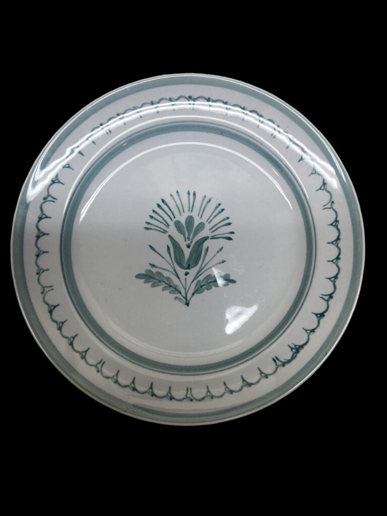 Read more about the article ARABIA Of FINLAND Green Thistle 7-5/8” SALAD PLATE Handpainted Signed RP Vintage