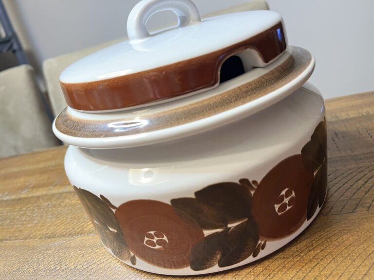 Read more about the article Arabia Finland Signed Soup Tureen Rosmarin Brown with Lid