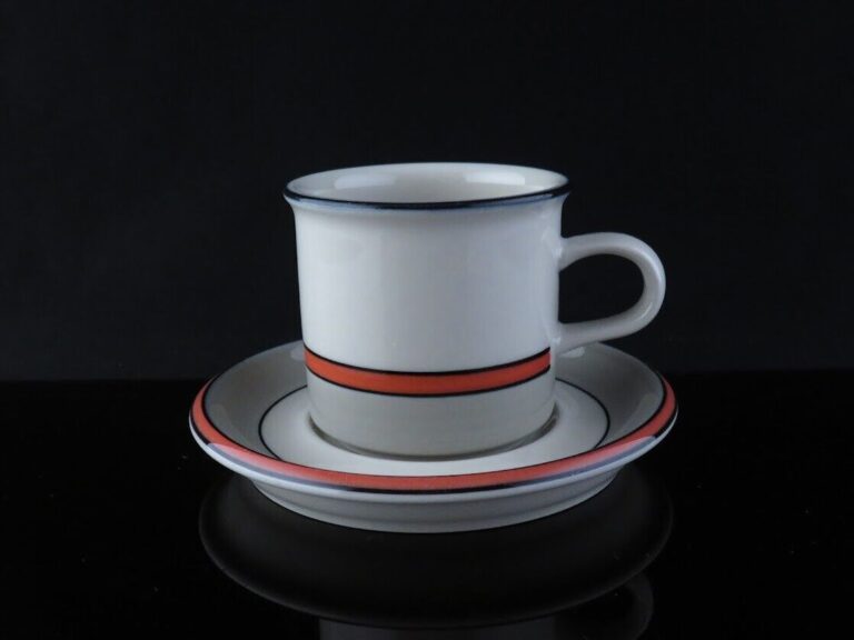 Read more about the article Arabia Aslak Coffee Cup Saucer Ulla Procope Medium Size 2