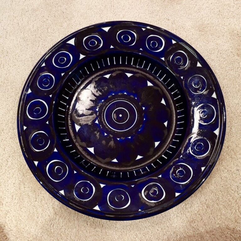 Read more about the article Arabia Valencia Ulla Procope Hand Painted Large Charger Or Platter 36cm Exc Cond