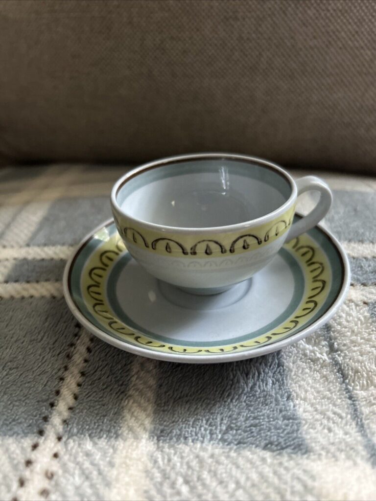 Read more about the article VTG Arabia of Finland Crown Band Yellow Blue  1 Espresso Cup And Saucer